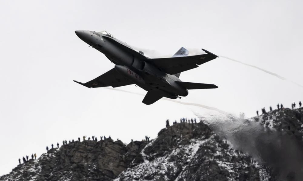 Ελβετία: Αυξάνει ακόμη περισσότερο τις αμυντικές της δαπάνες